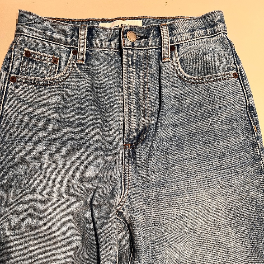 ARITZIA - Denim Forum - The Coco High Rise Wide Leg 33L - size 23